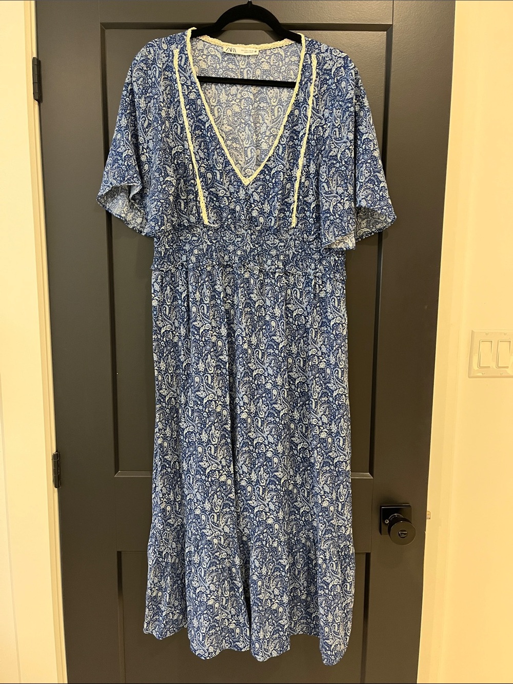 Zara Blue Paisley V‑Neck Maxi Dress with White Trim